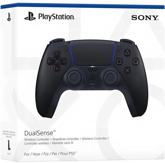 Doos met daarop een zwarte DualSense controller, met blauwe lichtaccenten.