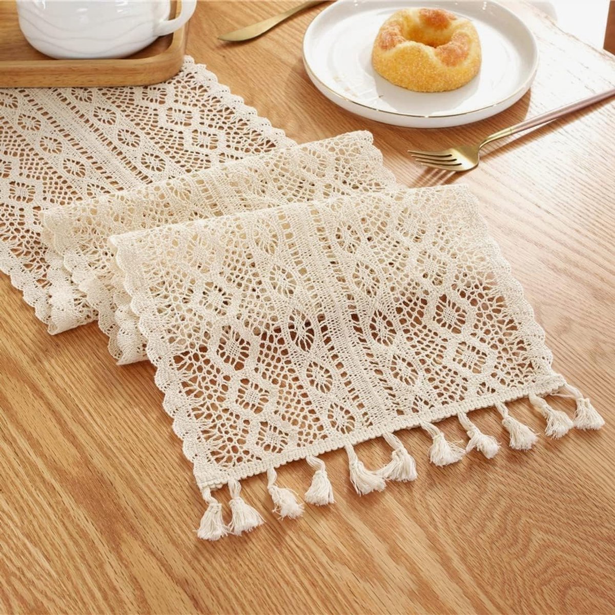JeiibrZui Uitgesneden Gestreepte Tafelloper - Boho Stijl - Natuurlijk Geweven Katoen Polyester Stof Met Kwastje Tafeldecoratie - 1 Stuk - Beige Gebroken Wit