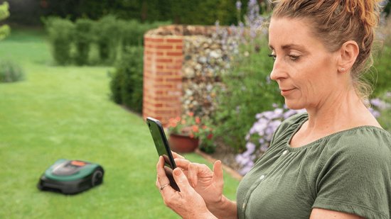 Bosch Indego M+ 700 Robotmaaier - Voor gazons tot 700 m2 - Incl. laadstation en accessoires - Connected