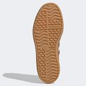 Zool van een Adidas sneaker met Adidas logo en golvend, geometrisch profiel.