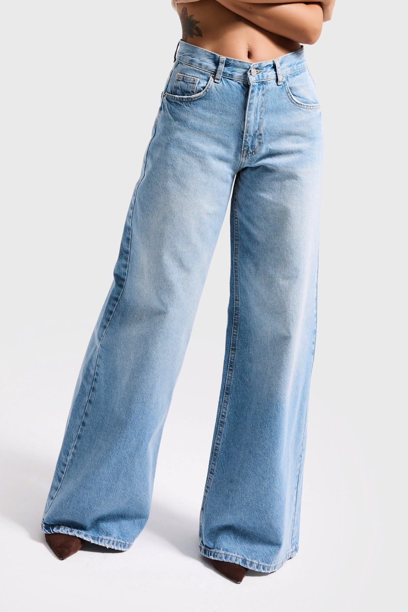 It's Basic - ELENA PALAZZO MID RISE JEANS - POWDER