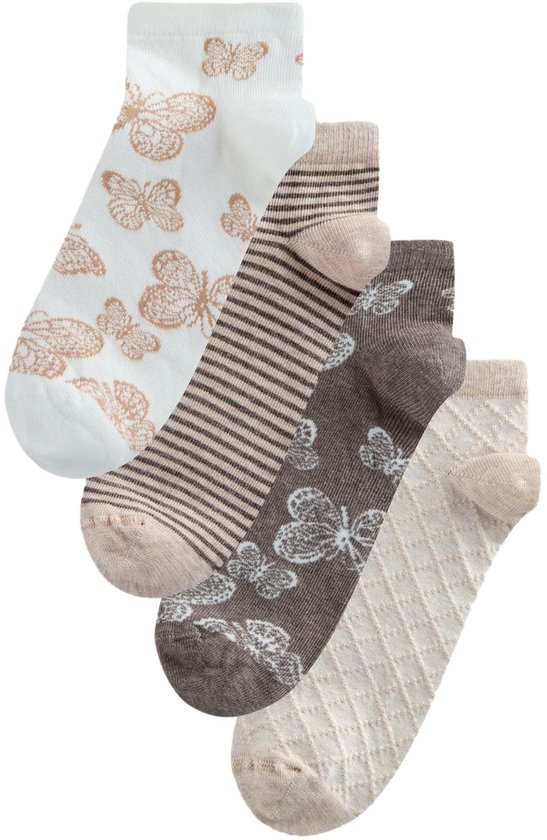 Set van vier paar sneakersokken: één met vlinderprint, één gestreept, één bruin met vlinderprint en één ruitpatroon.