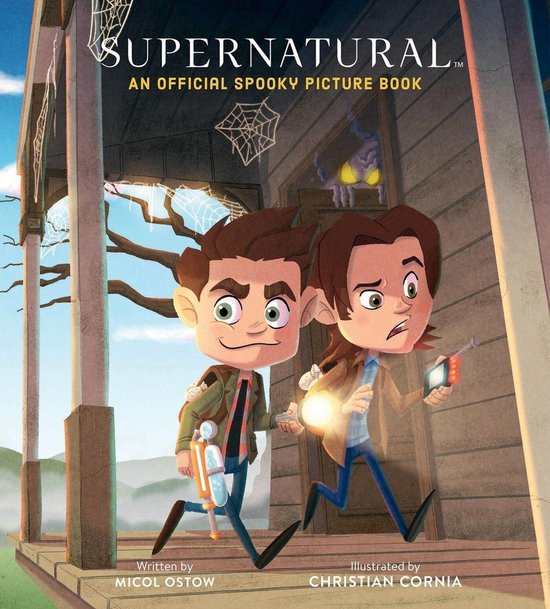 De kaft van het Supernatural 'An Official Spooky Picture Book' toont de gebroeders Winchester in cartoonstijl, rennend op een veranda met spinnenwebben en een spook.