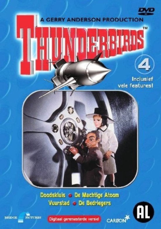 DVD hoes Thunderbirds 4. Twee poppen met hoeden en pakken, één met bril, bij een rond mechanisch onderdeel.
