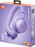 Lichtpaarse JBL Live 680NC koptelefoon in verpakking, met productinformatie.
