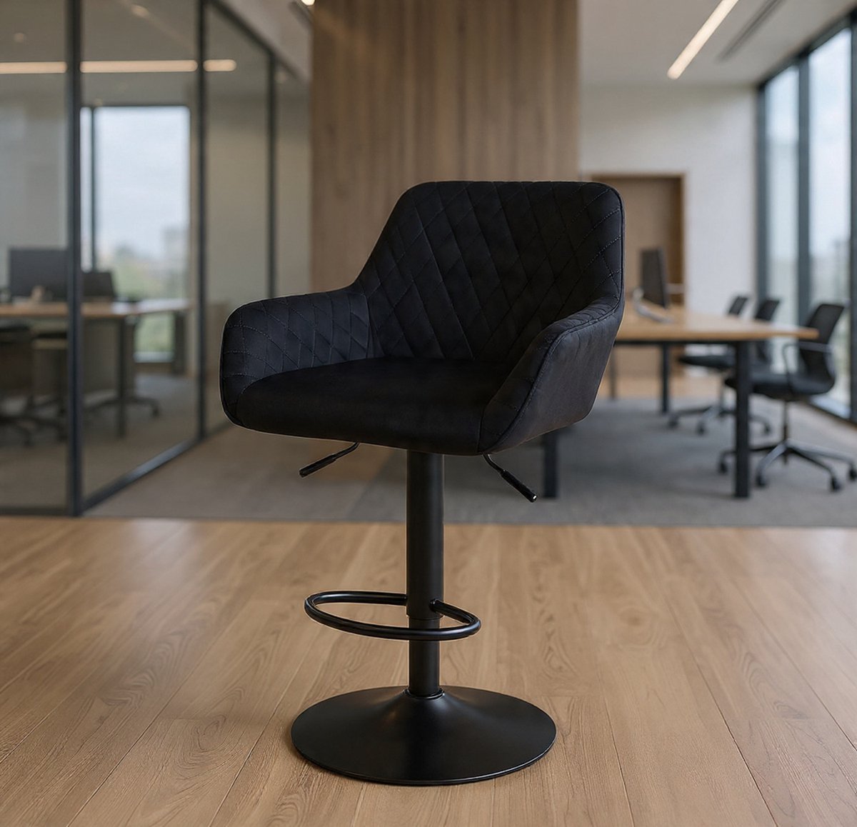Luxe Velvet Barkrukken Set van 2 – Hoogte Verstelbaar 73 cm – 360° Draaibaar – Zwarte Barstoelen met Rugleuning & Armleuning – Moderne Keuken- & Breakfast Krukken-Casa Serena – 73 cm – Casa Dorada