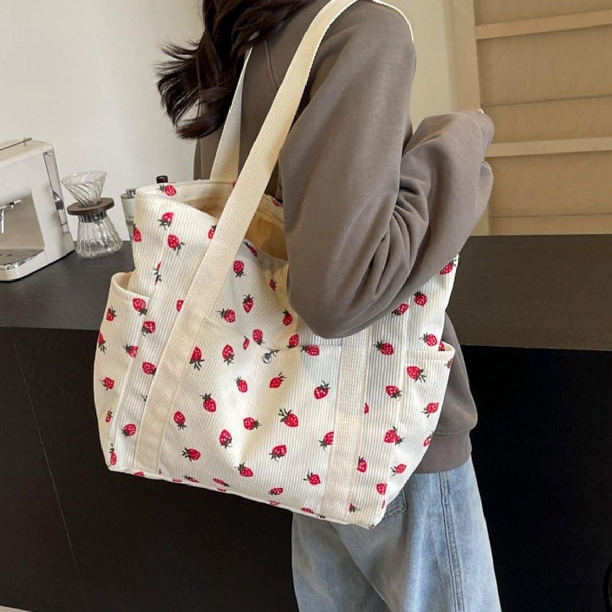 QTTVBTNA - 1 stuk Opvouwbare Schoudertas Aardbeien Print - Schouder Tas - Boodschappentassen - Cord Tassen voor Dames - Tas - Lichtgewicht & Ruime Opbergtas voor Werk,Strand en Boodschappen - Mode Accessoire voor Vrouwen en Meisjes - 39x33x9 cm - Wit — cadeau in Mode & Accessoires - foto 5