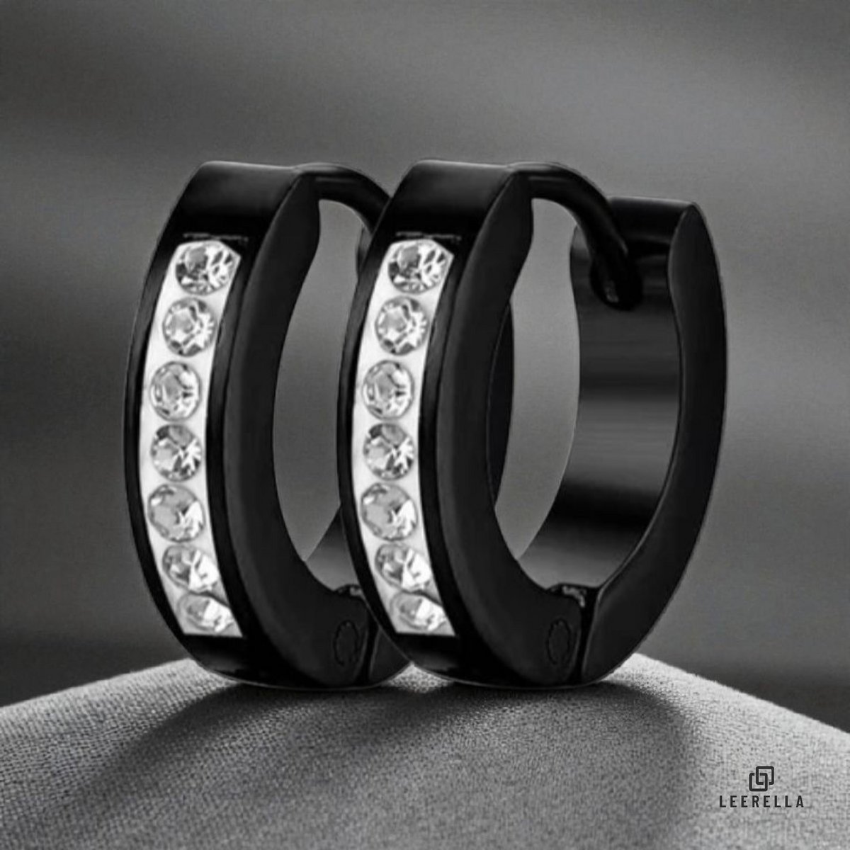 Leerella Zwarte RVS Oorbellen met Zirkonia - Stijlvolle Roestvrijstalen Oorbellen voor Dames & Heren - Duurzaam en Trendy Sieraden Cadeau