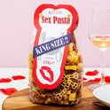 Zak 'Sex Pasta' met grappige fallusvormige pasta in naturel en bruin. King Size 250g.