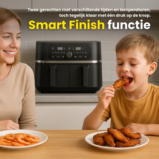 Zicht op de dubbele heteluchtfriteuse met moeder en zoon, tijdens het gebruik van de 'Smart Finish' functie.