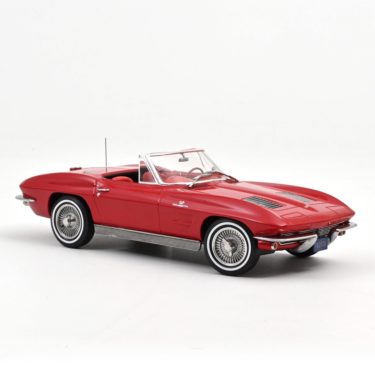 Chevrolet Corvette Stingray Convertible 1963 - 1:18 - Norev
