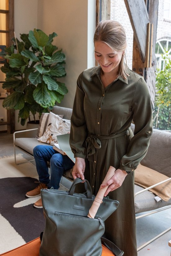 Bébé on the Move - Yummy Mat - Set de table et tapis anti-goutte 2 en 1 - Enroulable et portable - Compatible lave-vaisselle - Anti-poussière - Blush