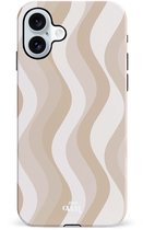 xoxo Wildhearts Minimal Nude - Double Layer - Hardcase geschikt voor iPhone 17 hoesje - Siliconen hoesje met golven print - Dubbele beschermlaag - Beschermhoes met print - Wit / Beige / Bruin