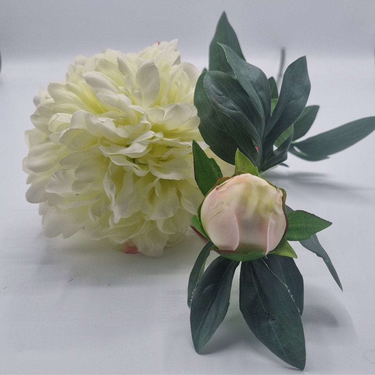 Pioenroos - GK227/01 - 68cm - Wit - 1 bloem - 1 knop - Grafdecoratie - Zijdenbloemen - Kunstbloemen
