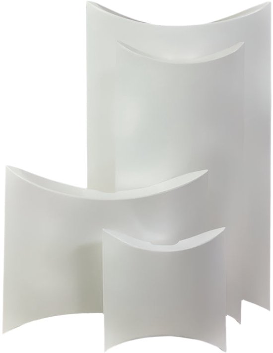 Set van drie witte, gebogen dozen in verschillende maten.