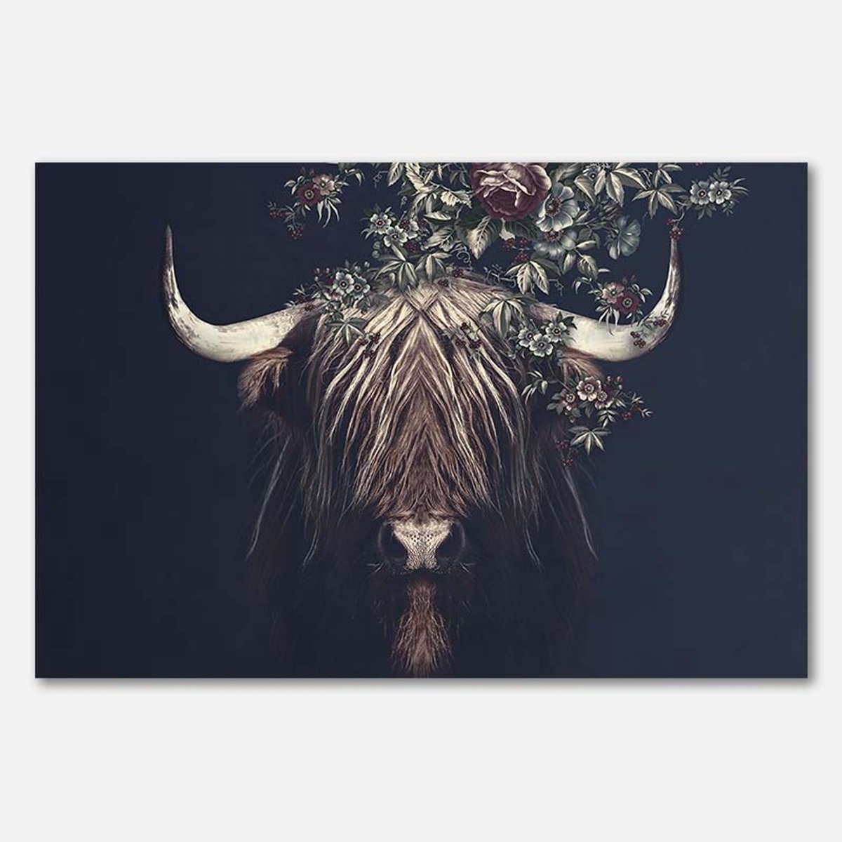 Schilderij op Canvas - 150 x 100 cm - Hooglander met bloemenkroon - PosterJunkie