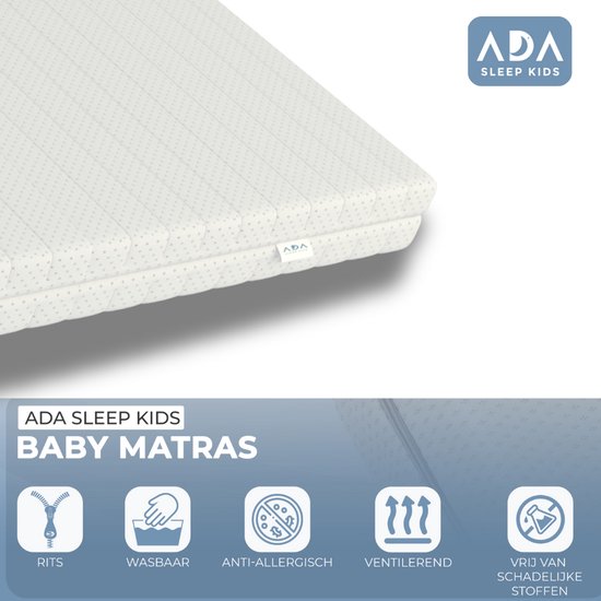 Witte babymatras met ritssluiting, wasbaar, anti-allergisch en ventilerend. Met de tekst 'Ada Sleep Kids Baby Matras'.
