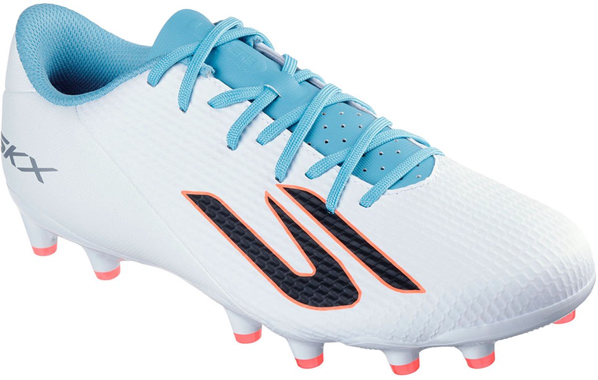 Skechers Academy 252120 Ag voetbalschoenen in wit met blauwe accenten, ontworpen voor comfort en balcontrole.