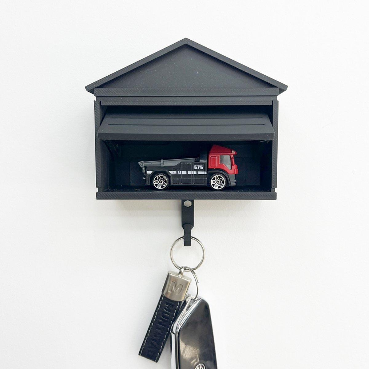 Garage Sleutelhanger met Schuin Dak | Werkende Garagedeur en ruimte voor Mini Auto / Model Auto