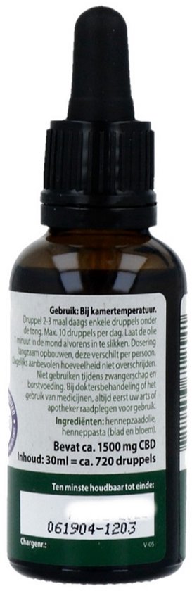 Bruine druppelfles met zwart dopje, achterkant met gebruiksaanwijzing en ingrediëntenlijst: "hennepzaadolie, hennepasta (blad en bloem)".