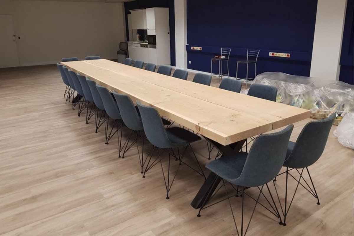 Rockwood® Douglas Industriële Tafel 4.00m met onderstel Diamant 4.00m Naturel