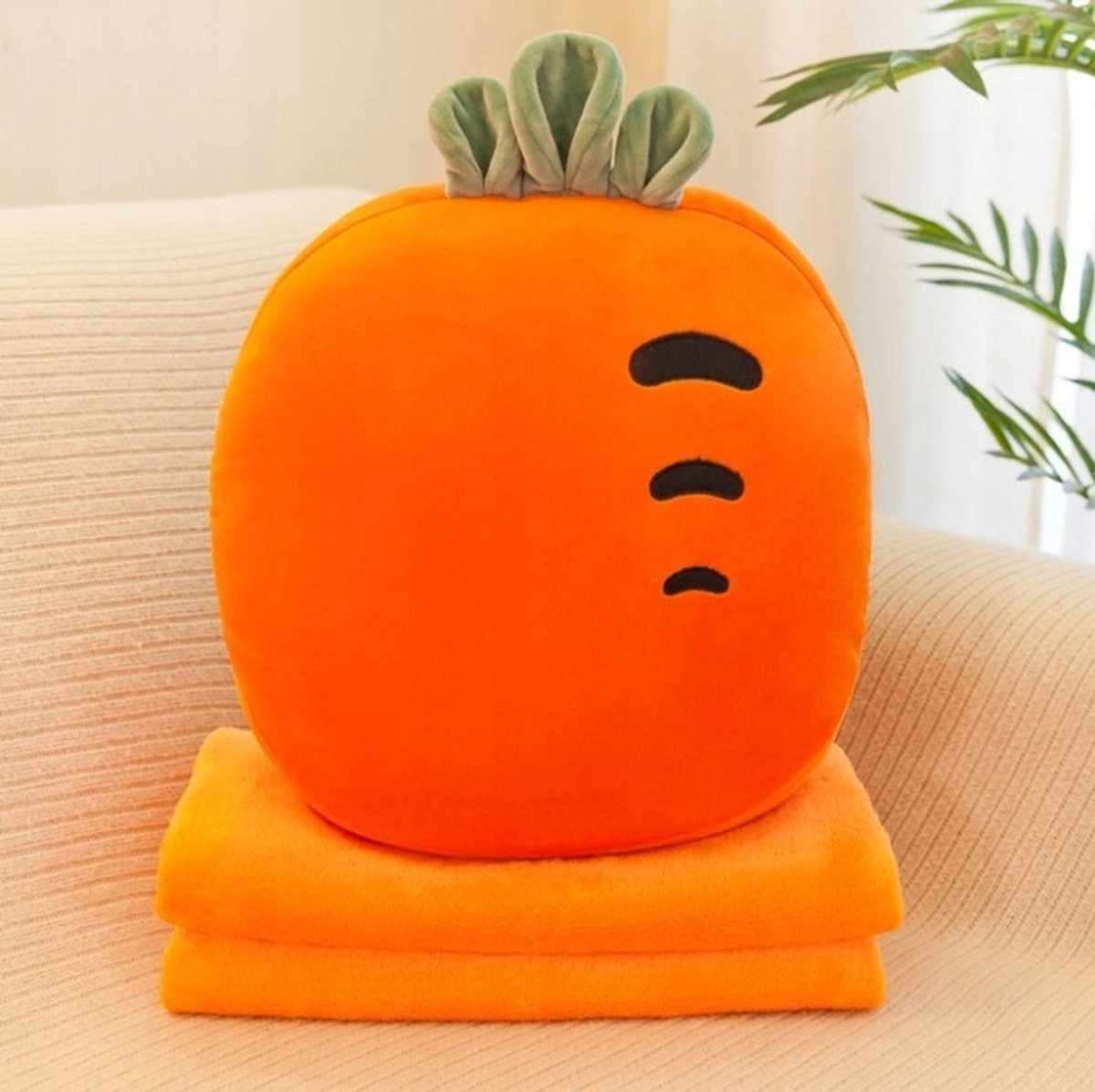 Pluche Wortel Knuffel met Deken en Handwarmer Functie