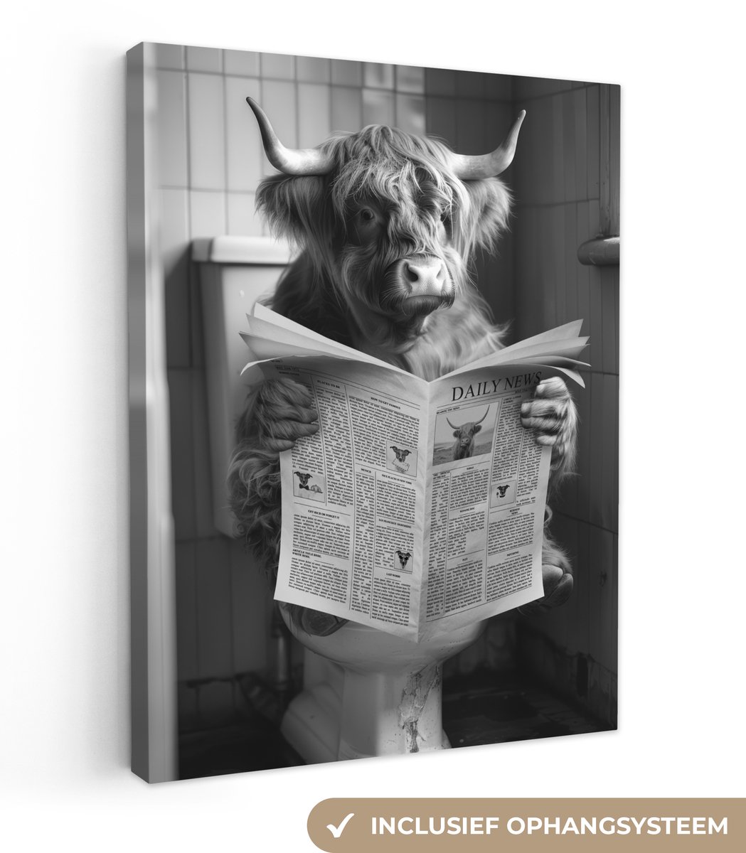 Canvas schilderij 60x80 cm - Wanddecoratie badkamer Schotse hooglander - Koe - Krant - WC