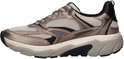 Grijze Gabor sneaker met mesh en leren overlays, roze veters en zwarte accenten.
