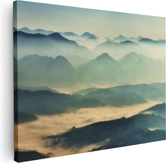 Artaza - Canvas Schilderij - Heuvel Landschap Tijdens De Mist - Foto Op Canvas - Canvas Print