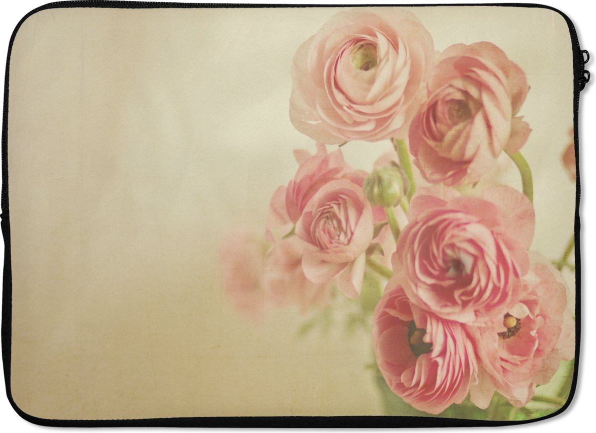 Laptophoes 13 inch - Wazige afbeelding van roze boterbloemen - Laptop sleeve - Binnenmaat 32x22,5 cm - Zwarte achterkant