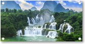 Grote waterval met bergen op de achtergrond - Tuinposter 200x100 - Wanddecoratie - Natuur