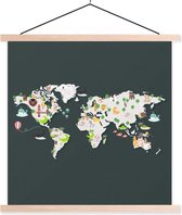 Textielposter - Wereldkaart Kinderen - Illustraties - Kleuren - 60x60 cm - Schoolplaat - Textiel poster
