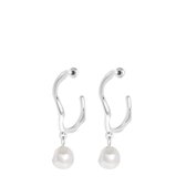 Zilverkleurige bijoux oorbellen met parel
