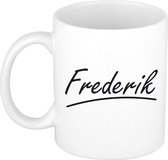 Frederik naam cadeau mok / beker met sierlijke letters - Cadeau collega/ vaderdag/ verjaardag of persoonlijke voornaam mok werknemers