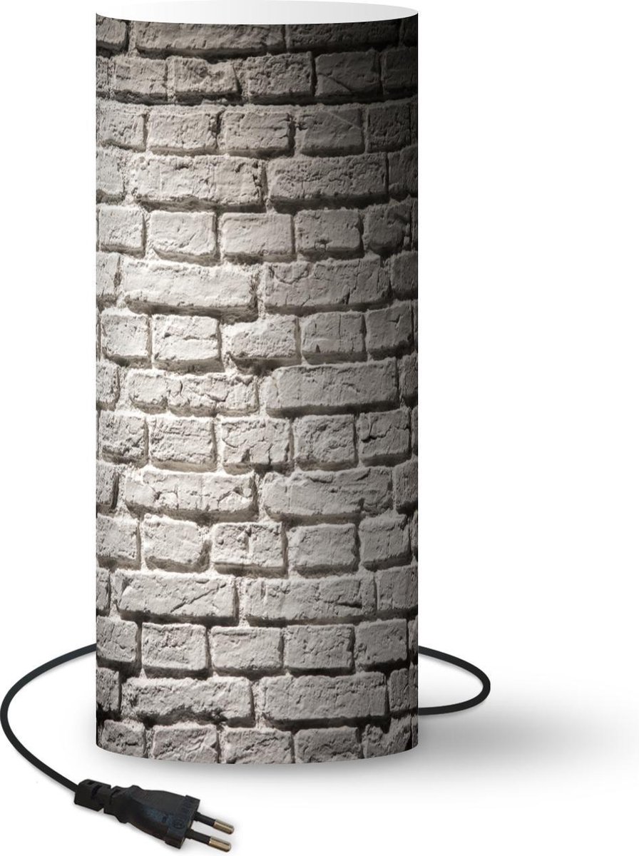 Lamp - Nachtlampje - Tafellamp slaapkamer - Muur - Steen - Baksteen - 33 cm hoog - Ø14.3 cm - Inclusief LED lamp