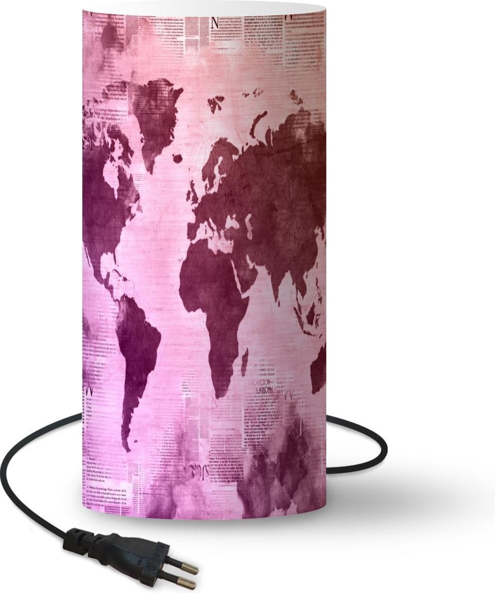 Lamp - Nachtlampje - Tafellamp slaapkamer - Wereldkaart - Paars - Krant - 54 cm hoog - Ø24.8 cm - Inclusief LED lamp