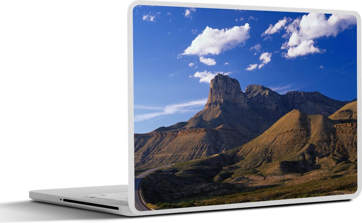 Afbeelding van product SleevesAndCases  Laptop sticker - 13.3 inch - De blauwe lucht boven de bergen van het Guadalupe Mountains National Park