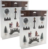 2x set van 10 stuks kerstdorp accessoires figuurtjes/poppetjes en kerstboompje - Kerstdorp onderdelen kerstversiering