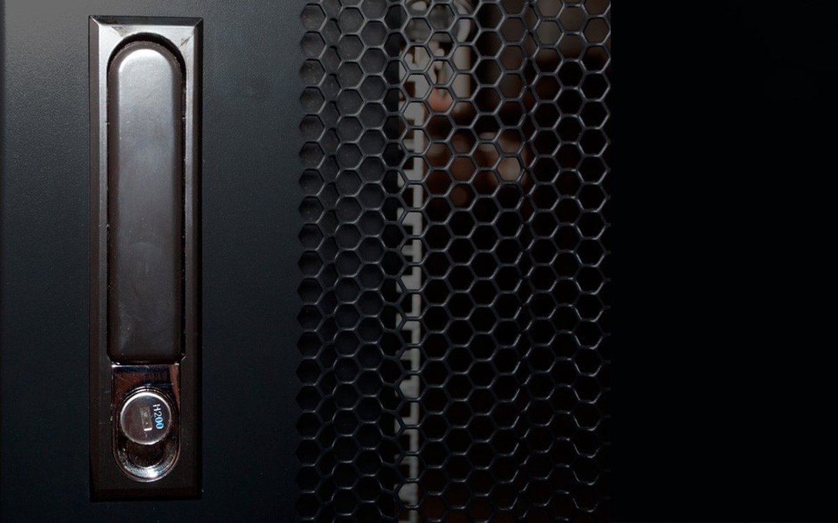 DSIT 15U mini serverkast / serverbehuizing met geperforeerde deur 600x600x860mm (BxDxH) - 19 inch
