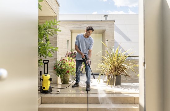 Nettoyeur Haute Pression Karcher K3 Home & Car - 1600W - 120 bar - 25m²/h - avec Home Kit - red dot award 2023