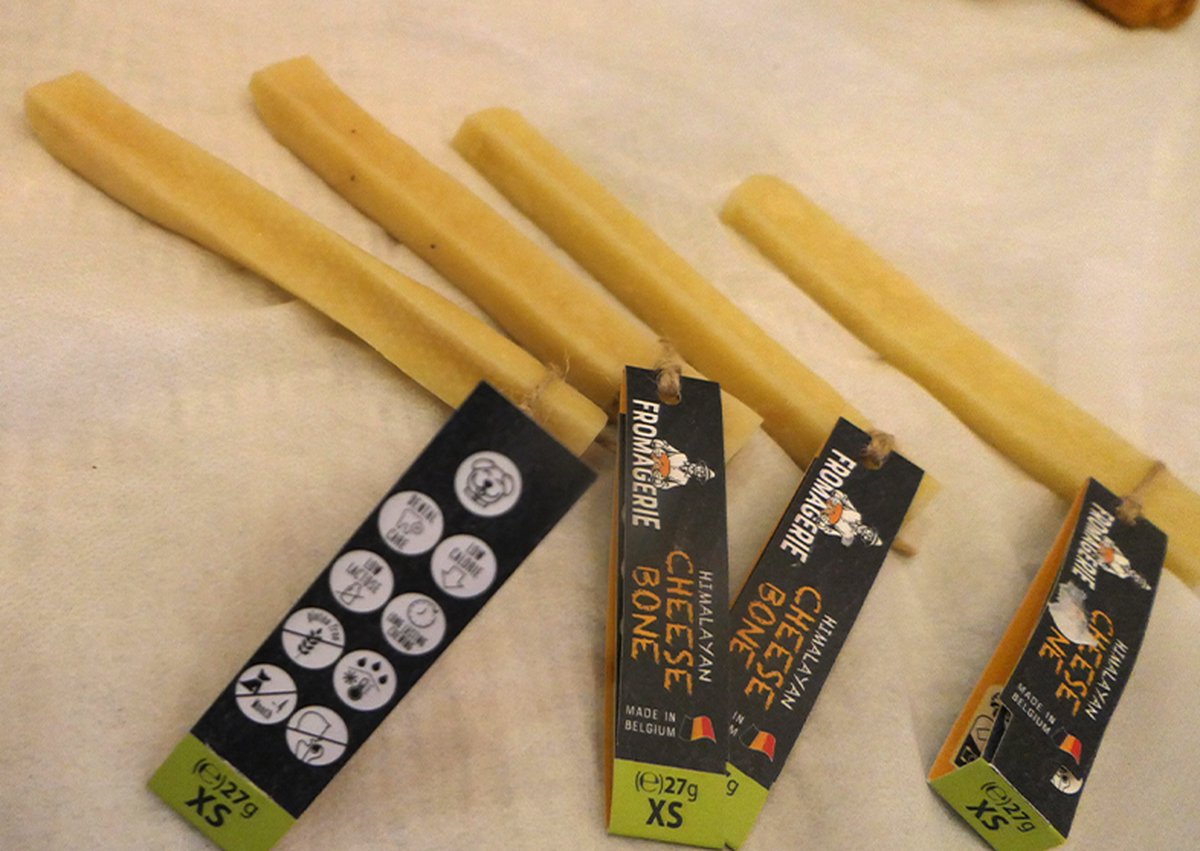 CHEESE BONE 4 STUKS XS 27 g 14 cm lactosevrij lekker en gebitsverzorgend voor honden