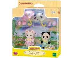 foto van Sylvanian Families 5748 Duo Peutervriendjes Regendag- inclusief 2 fluweelzachte speelfiguren