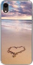 Geschikt voor iPhone XR hoesje - Hart op het strand in Nederland - Siliconen Telefoonhoesje