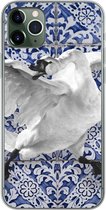 Geschikt voor iPhone 11 Pro Max hoesje - Zwaan - Kunst - Delfts blauw - Schilderij - Oude meesters - Siliconen Telefoonhoesje