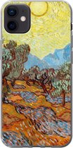 Geschikt voor iPhone 12 mini hoesje - Olijfbomen met gele hemel en zon - Vincent van Gogh - Siliconen Telefoonhoesje