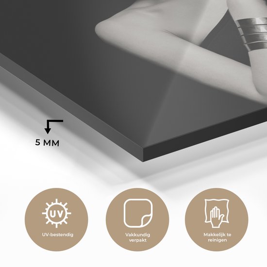 MuchoWow® Glasschilderij 120x90 cm - Schilderij acrylglas - Vrouw - Luipaard - Luxe - Zwart - Wit - Dier - Foto op glas - Muurdecoratie woonkamer - Wanddecoratie slaapkamer - Schilderijen