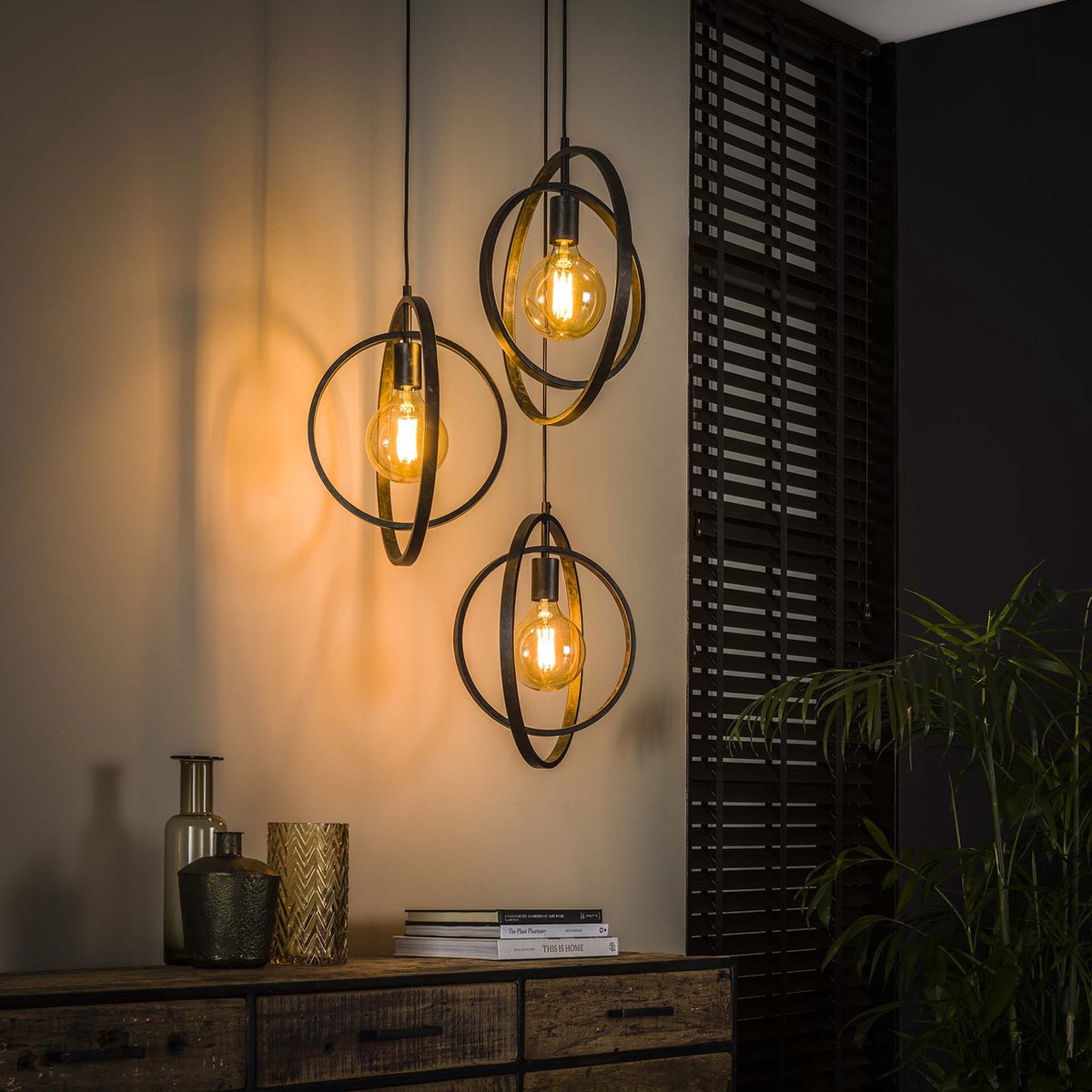 Hanglamp Turn Around getrapt charcoal | 3 lichts | ø 40 cm | in hoogte verstelbaar tot 150 cm | industrieel / modern design | eetkamer / woonkamer | metaal