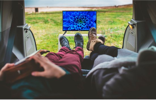 MEDION MD824000 Full HD TV 24 Inch (59,9 Cm) – Met Triple Tuner, 12V Auto-Adapter, HDMI, USB – Perfect Voor Camping, Camper, Vrachtwagen & Tuin – Zwart