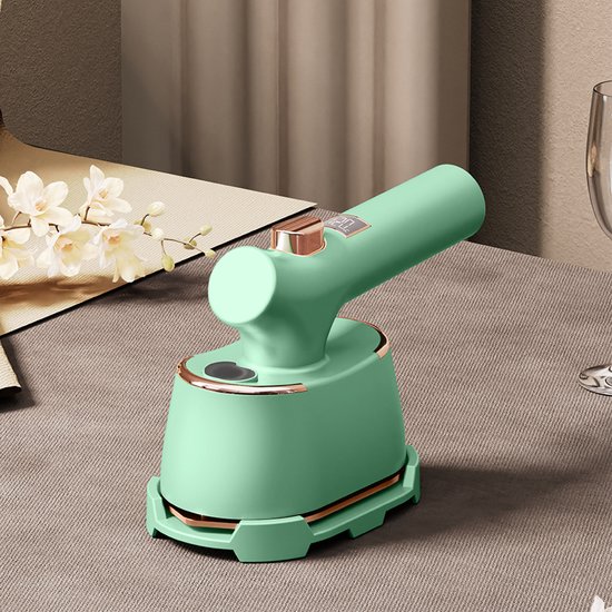 Colorful Sun® Mini Reisstrijkijzer met 90° Draaibare Handgreep – Met Temperatuurscherm & Sprayfunctie – 120ML Waterreservoir – Inclusief Hittebestendige Onderzetter – Compact & Licht – 280g – 1,3M Snoer – EU Stekker – Groen