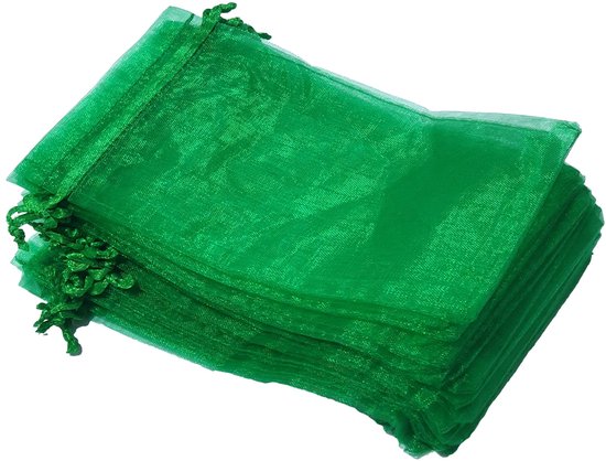 Stapel groene organza zakjes, 10x15 cm.